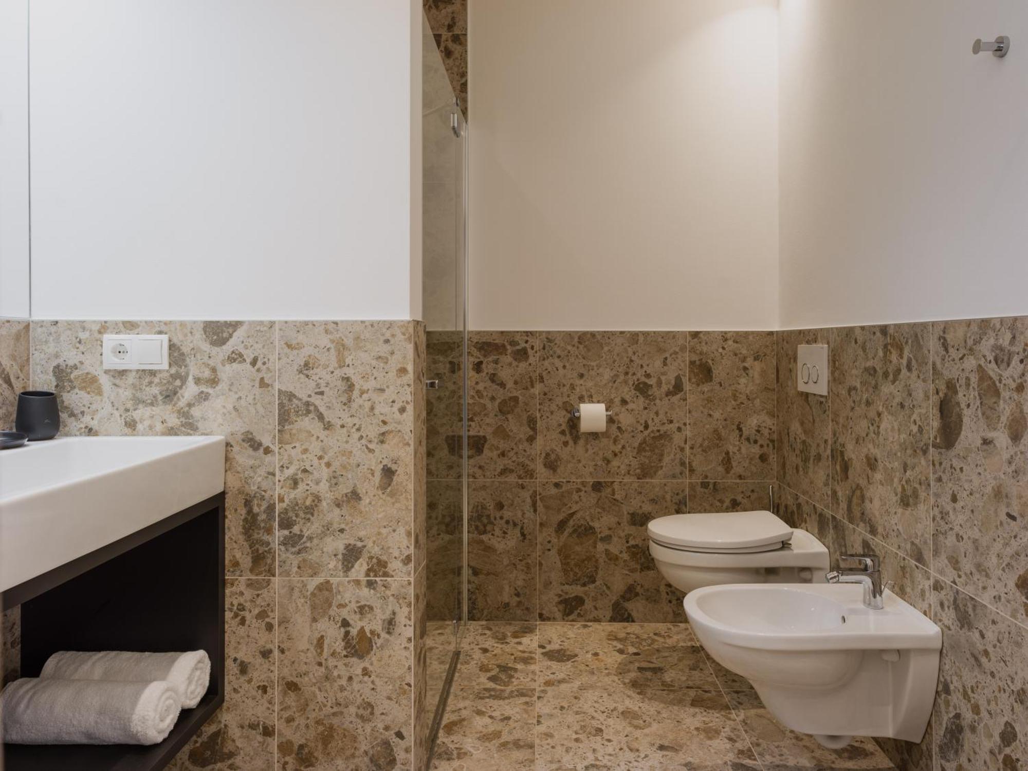 The Hills Merano Chambre photo